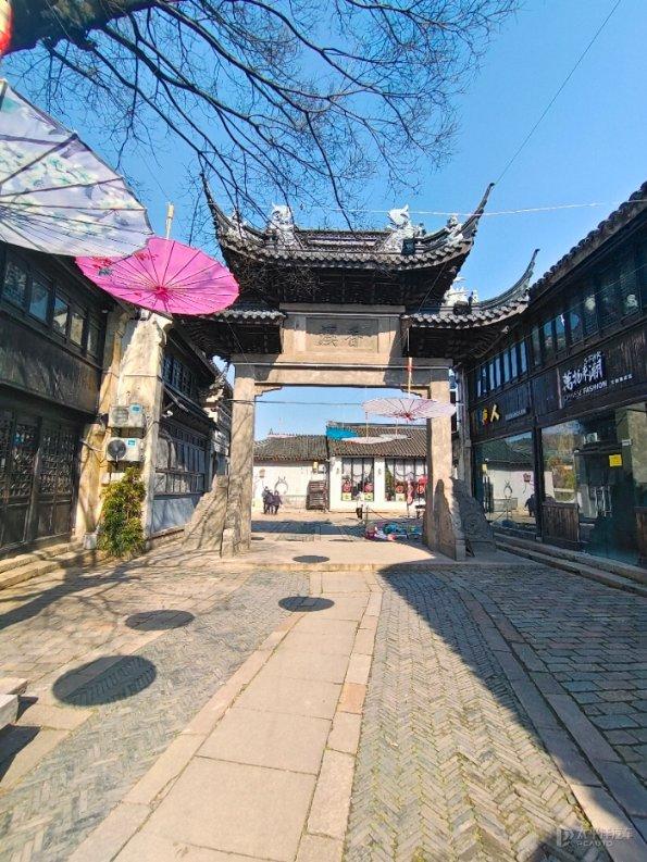 大山羔羊逃生